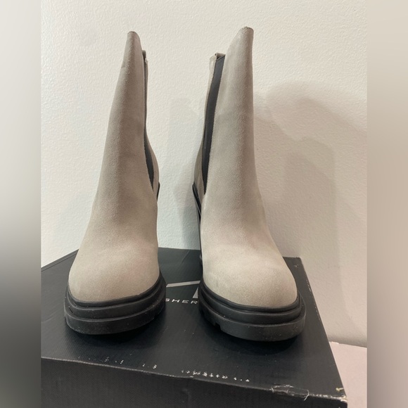 Marc Fisher Ramiro Leather Bootie 8 - Picture 6 of 11